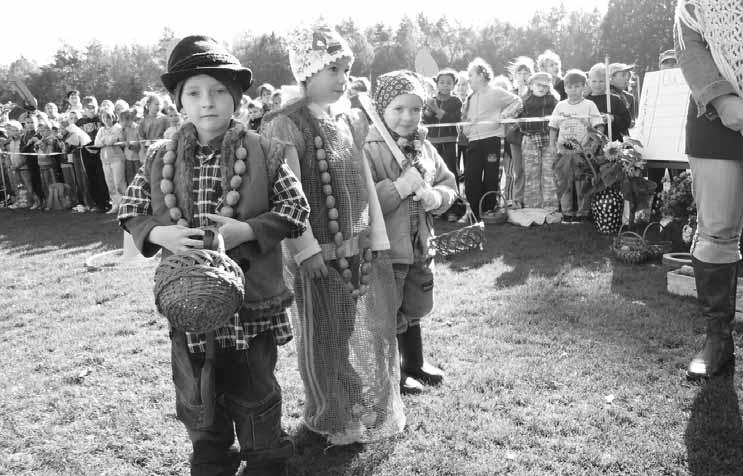 A więc ten program artystyczny był lekcją bardzo wszechstronną, z której skorzystaliśmy o tyle, że zawierał artystyczny przekład tego, co to znaczy wspólnota państw, czyli zjednoczona Europa.