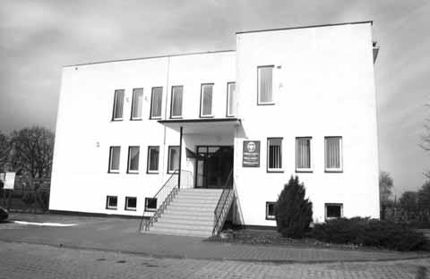 ze Szklaną Hutą) oraz zielony (wokół Jeziora Choczewskiego).