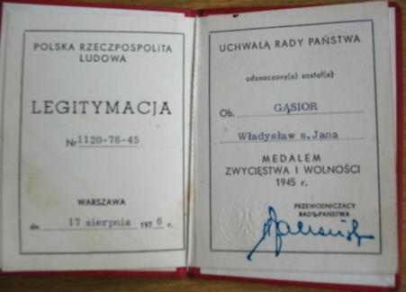- Miałem wtedy 20 lat. Urodziłem się w 1919 r. Byłem młody i miałem głowę pełną marzeń! - Jak wspominasz te lata? -Te lata wspominam bardzo ciężko. Po trzech tygodniach wojny rozbito już Polskę.
