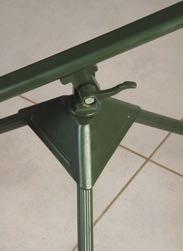 Niezwykle lekki i stbilny stojk typu tripod Wygodn regulcj nóg Nogi teleskopowe Może być używny w