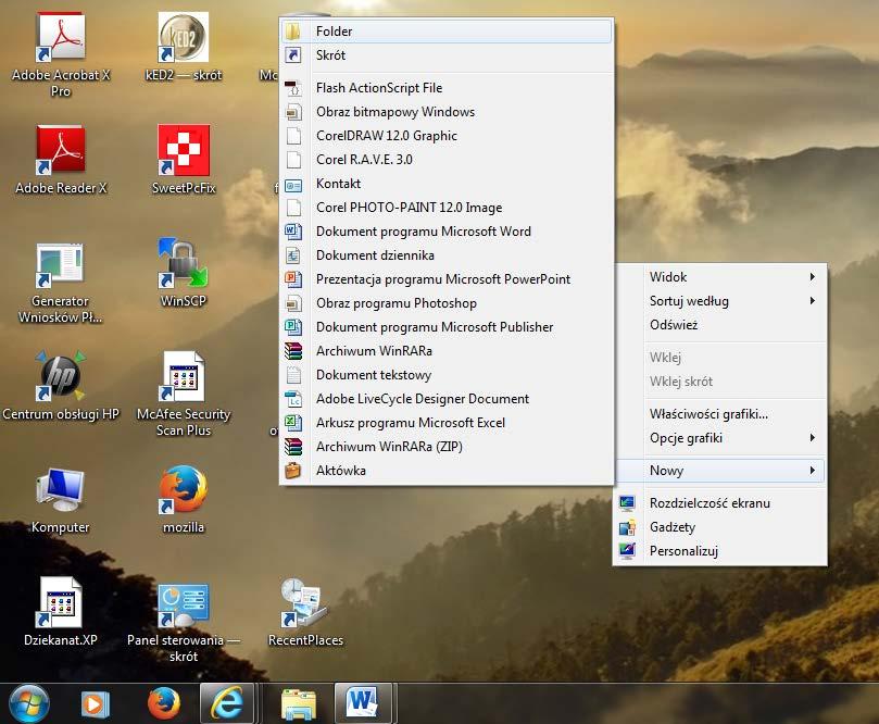Ponieważ chcemy utworzyć nowy element na pulpicie jakim jest nowy folder, dlatego najeżdżamy kursorem myszki na polecenie Nowy, wówczas rozwinie się lista opcji dostępnych dla wybranego polecenia,