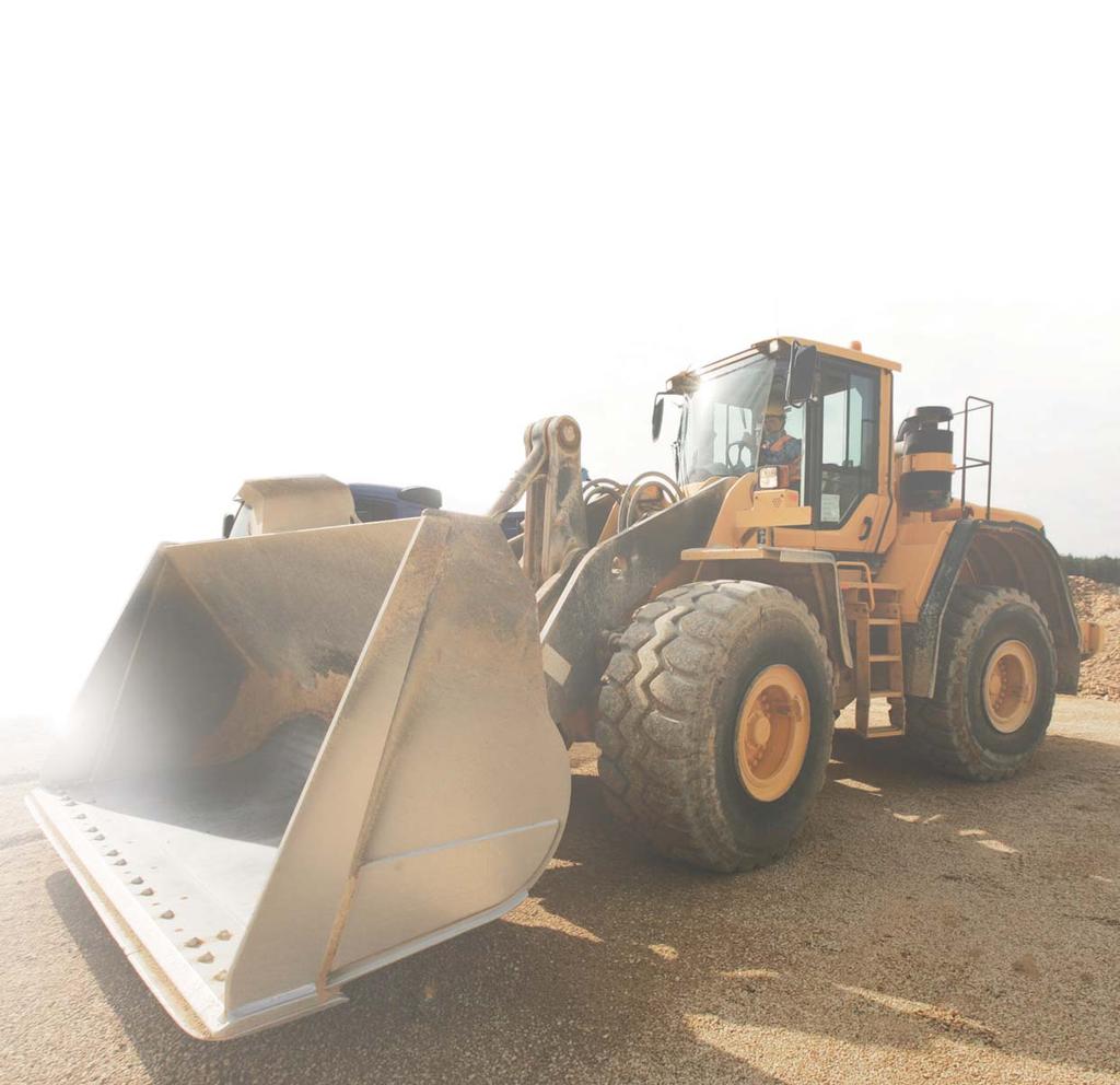 Spis treêci CEMEX niezawodny partner na ka dej budowie 3 Dbamy o jakoêç produktów, pomagamy zmniejszaç koszty 5 Kopalnia Dolomitu w Jaroszowcu 6 Dolomity Jaroszowiec 7 Stawiajàc na jakoêç budujemy
