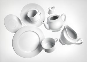Nie służą porcelanie nagłe zmiany temperatury. Wyjęta z lodówki i poddana podgrzaniu może ulec zniszczeniu (tzw.