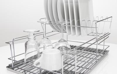 nie zaleca się zmywania porcelany w zmywarce, można zmywać jedynie porcelanę zdobioną pod polewą lub w polewie, należy