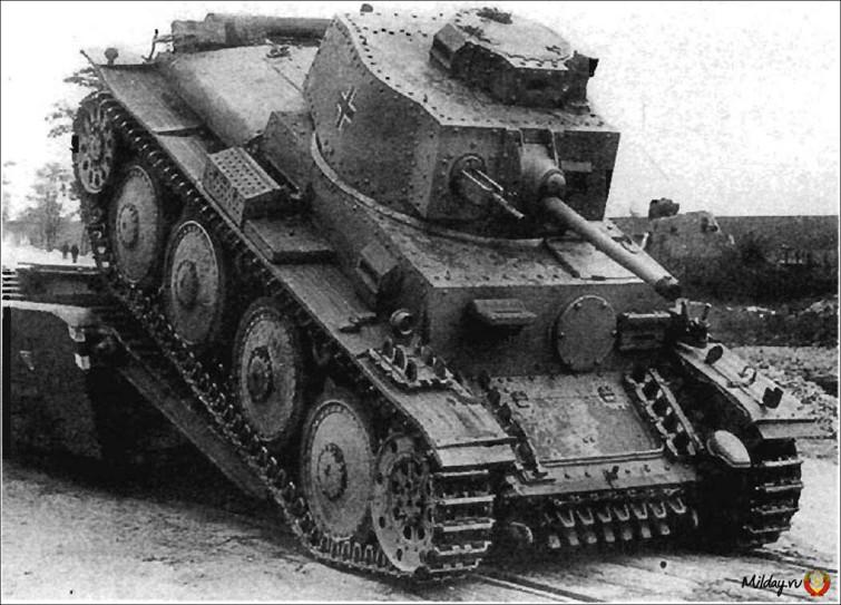 Panzer-Abteilung 67) Załadunek LT 38 w