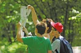 28 BOLIMOWSKI PARK KRAJOBRAZOWY cmentarzem i kaplicą cmentarną z przełomu XVIII i XIX w. Przy kościele zabytkowe nagrobki: żeliwny Felicyssimy z Wyroziemskich Lemańskiey z 1850 r.