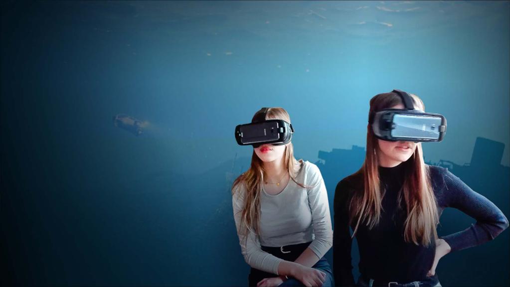 Czym jest VR Theatre Wirtualny Teatr Historii to 20 wygodnych obrotowych foteli wyposażonych w zestawy VR i otoczonych podwodną scenografią.