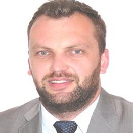 Brał udział we wdrożeniu szeregu przepisów w podmiotach związanych z rynkiem finansowym, w tym w bankach, instytucjach płatniczych i podmiotach pożyczkowych.