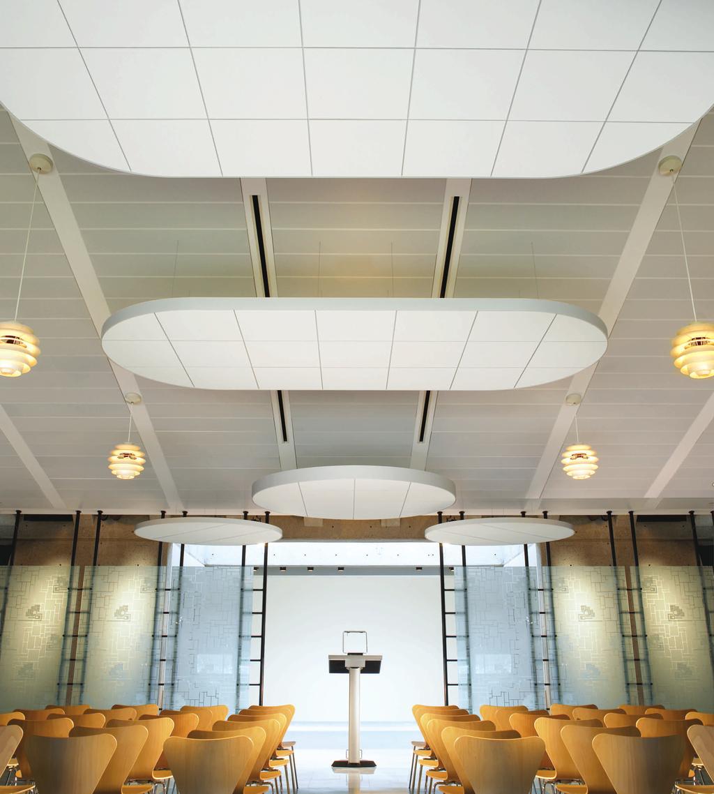 Zestawy AXIOM Curved Canopy to alternatywny sposób na stworzenie atrakcyjnych wizualnie owalnych wysp sufitowych, podwieszonych na różnych poziomach, z wykorzystaniem gotowych do złożenia zestawów