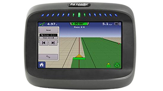 Korzyści dla rolnika GPS umożliwia dokładniejsze, niż w przypadku kierowania przez człowieka, prowadzenie maszyny po ścieżce.