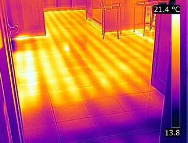 Dlatego potrzebujesz narzędzi, które można łatwo obsługiwać jedną ręką. FLIR stworzyła nową serię kamer Exx z myślą o trwałości pozwalającej na ich codzienne użytkowanie.
