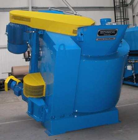 MTI-2500 MTI-3000 MTI-4000 MTI-5000 Jednorazowy litr 2500 3000 4000 5000 załadunek kg 4000 4800 6400 8000 Moc napędu