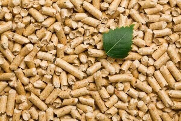 Energia biomasy WADY mniejsza wartość energetyczna, niektóre odpady są dostępne tylko sezonowo, szkodliwe związki ze spalania biomasy zawierającej