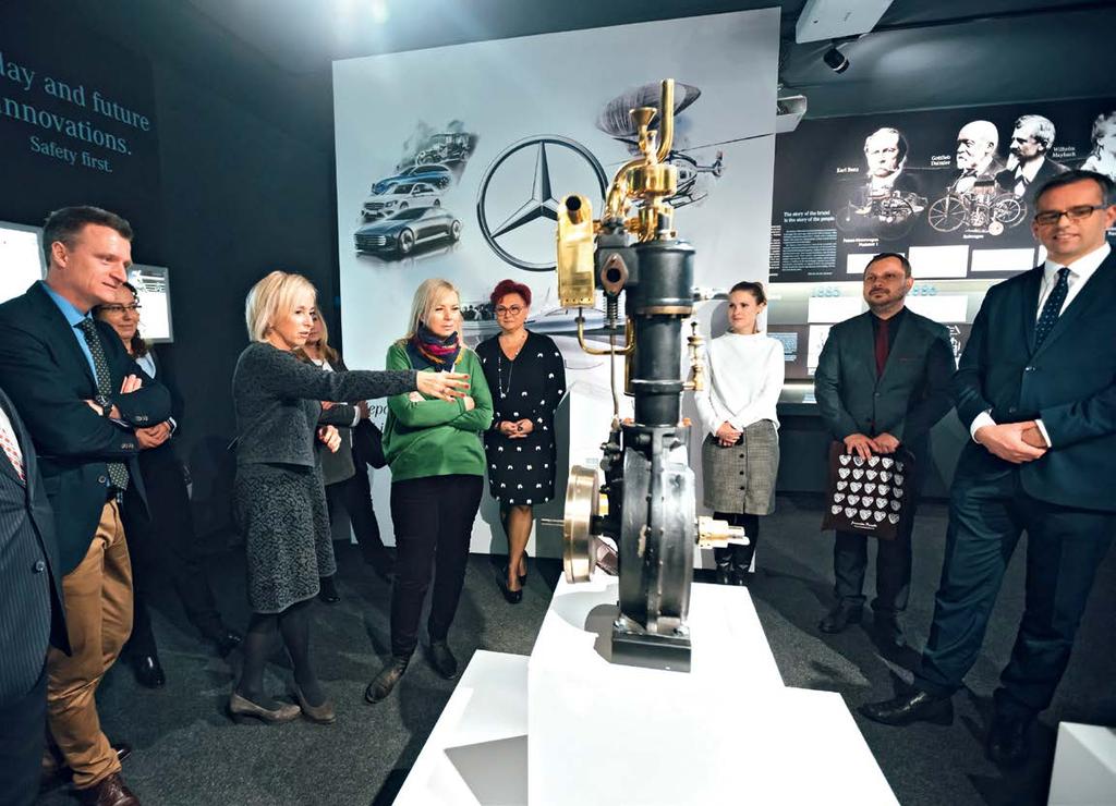 Kolejnym wizyta w Muzeum Regionalnym, gdzie na Panią Komisarz czekali przedstawiciele władz miasta, powiatu i gminy Męcinka, a także dyrekcja szkoły zawodowej w Jaworze, władze legnickiego oddziału