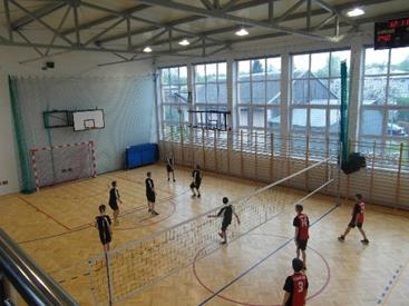 SPORTOWE ROZGRYWKI W dniu 26.04.2018 w naszej szkole odbył się Gminny Turniej Piłki Siatkowej dla klas V-VII w kategoriach dziewczyny i chłopcy.