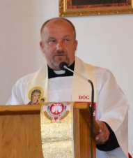 Monografia rzymskokatolickiej parafii św. Trójcy w Komarowie 133 Zdjęcie 49 Rok 2011, 19 czerwca. Gdeszyn. Ks. proboszcz Ryszard Franciszek Ostasz (autor zdjęcia Anna Litwin).