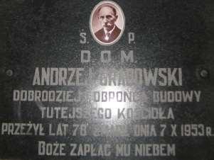 196 Monografia rzymskokatolickiej parafii św. Trójcy w Komarowie Syn: Franciszek. 13.76. Grabowski Andrzej, 1875-1953, rolnik, wójt gminy Komarów Zdjęcie 94 Rok 2009, 13 maja.