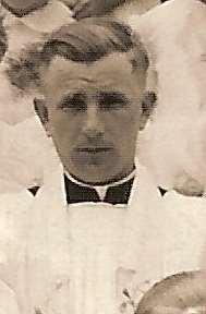 56 Monografia rzymskokatolickiej parafii św. Trójcy w Komarowie 5.11. Kogut Władysław, 1935-2003 Zdjęcie 23 Rok 1962, 24 czerwca. Ks.