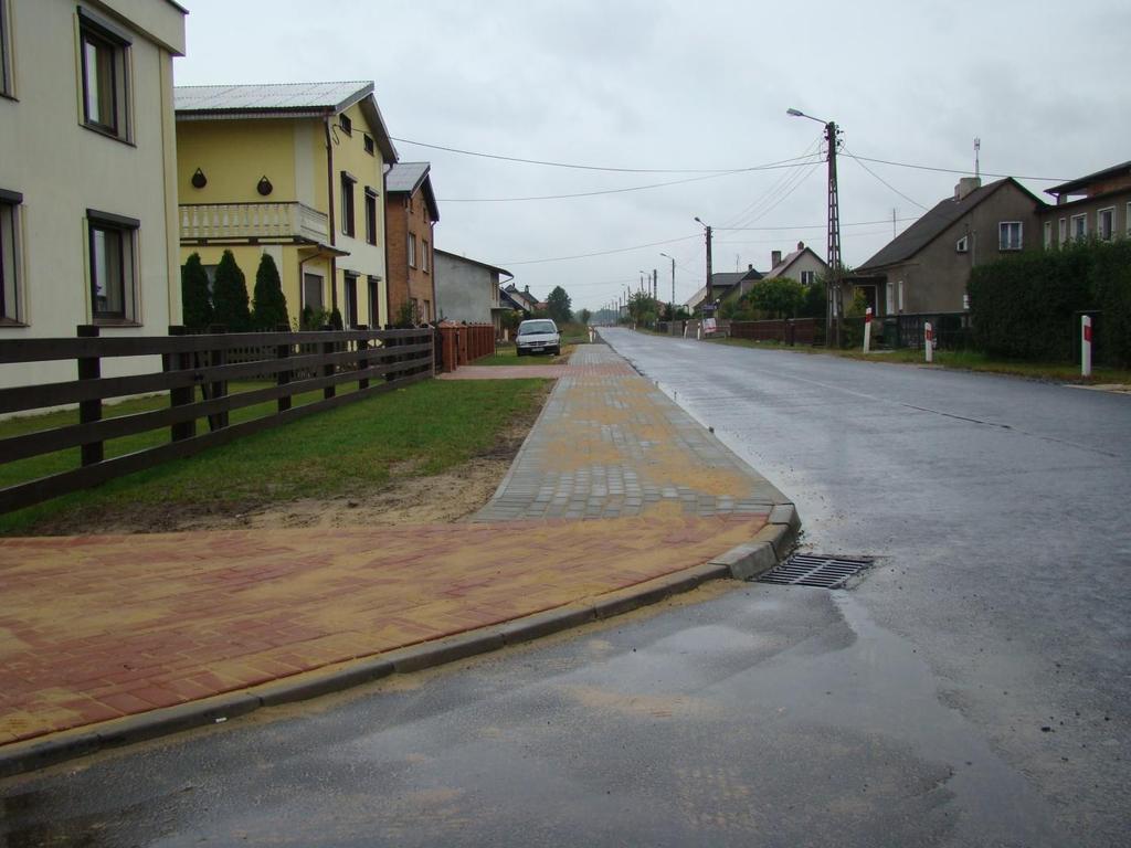 chodnika 120 m2. Łączna wartośd inwestycji 19 416,00 zł. Inwestycja została w całości zrealizowana ze środków budżetu gminy. Zakooczenie budowy II etapu kanalizacji sanitarnej.