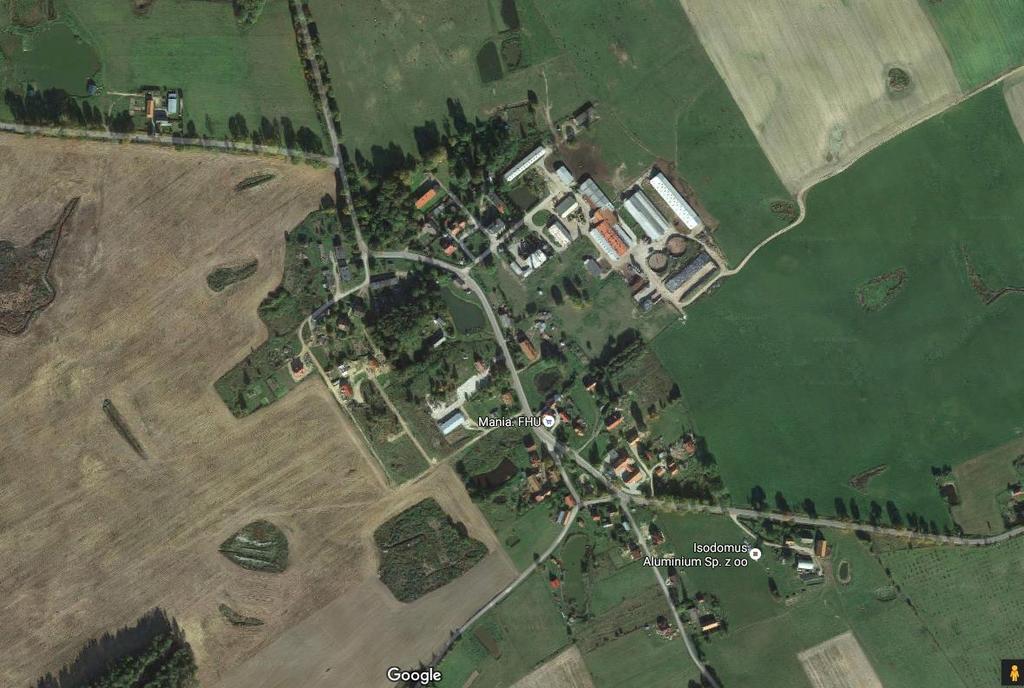 Taki kierunek rozwoju zabudowy, zachowujący wolną przestrzeń (dystans) pomiędzy starą i nową zabudową, pozwala na odpowiednią ekspozycję starej części, co również pozwala na zachowanie walorów