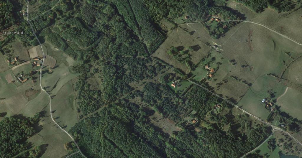 25 b) malownicze samotnicze siedliska rozrzucone wśród terenów rolnych i leśnych w okolicy miejscowości Bruchwałd, Wygoda i Kaborno. Rys.10 a i b.