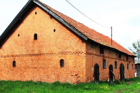 Przykłady zabudowy gospodarczej na terenie gminy Purda pokazano na rysunku 15.