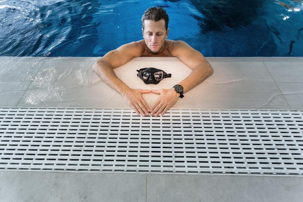 Człowiek delfin wchodzi do polskich kin 17 sierpnia 2018 roku. Polskim dystrybutorem filmu jest Against Gravity.