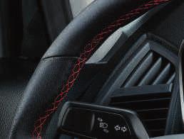 FORD ECOSPORT Wersje ST-Line Zewnetrzne elementy wyposażenia pojazdu 17" obręcze kół ze stopów lekkich lakierowane w kolorze ciemnym grafitowym Relingi dachowe z czarnym wykończeniem Dach w