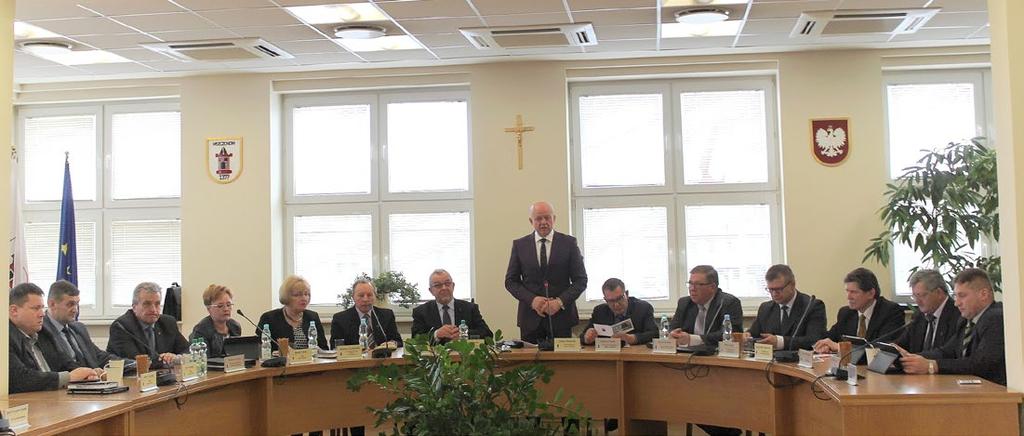 WIEŚCI Z RATUSZA w Mszczonowie na potrzeby nowych oddziałów Przedszkola Miejskiego, termomodernizację Szkoły Podstawowej w Piekarach i Zespołu Szkół w Osuchowie, a także budynku komunalnego w