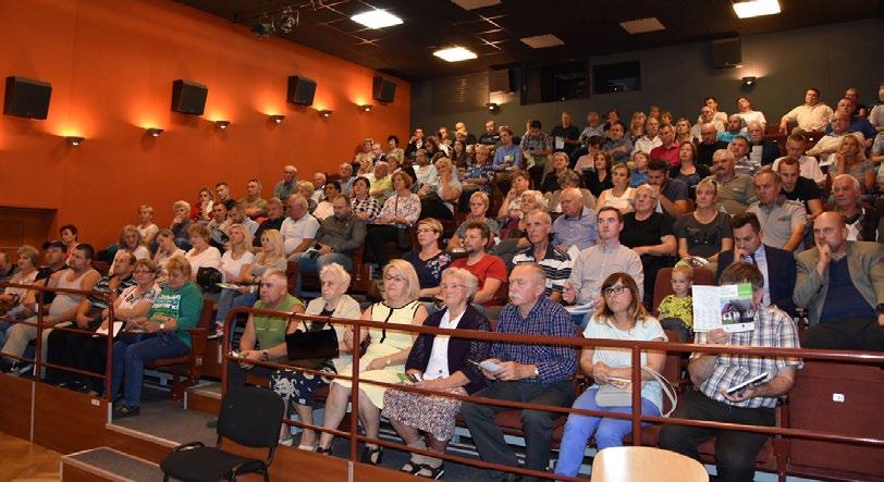 Sala MOK wypełniła się do ostatniego miejsca. Prowadzący omówili główne kryteria związane z programem. Przedstawili też sprawy dofinasowania. Te uzależnione będą od dochód na osobę w rodzinie.