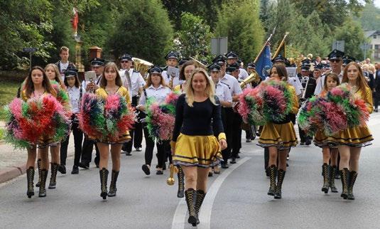 kanonik Jerzy Witkowski w swej homilii przypominał natomiast jak ważne jest, aby nie zapominać o dziękowaniu Bogu