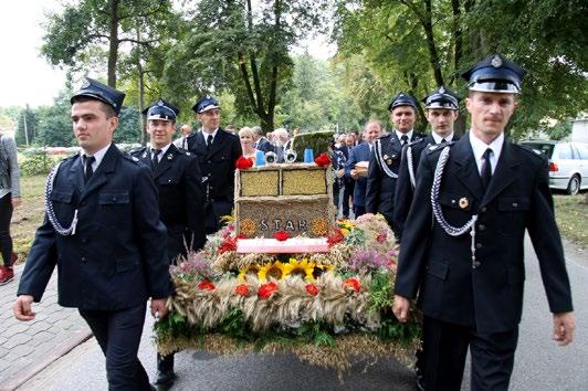 Upominał ponadto wiernych, aby dożynki zawsze były kojarzone z dziękczynieniem za chleb, jaki otrzymujemy od