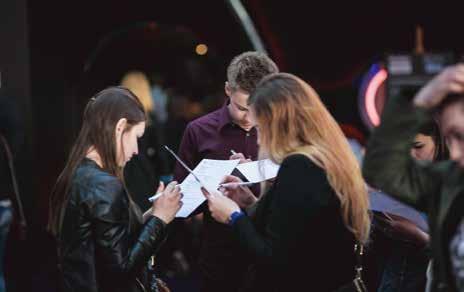 BUILDER FOR THE YOUNG ARCHITECTS EDYCJA VI 2018 2019 PROMUJEMY POLSKĄ ARCHITEKTURĘ I WSPIERAMY MŁODYCH ARCHITEKTÓW MATERIAŁY INFORMACYJNE I EDUKACYJNE Uczestnicy programu mają stały i bezpłatny