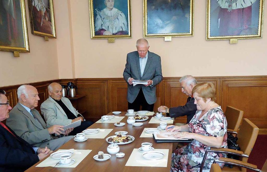 STOWARZYSZENIA ABSOLWENTÓW RAZEM Na zaproszenie Stowarzyszenia Absolwentów Politechniki Poznańskiej przedstawiciele Stowarzyszeń Absolwentów publicznych uczelni wyższych w Poznaniu spotkali się w