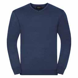V-NECK KNITTED PULLOVER 710 Klasyczny, łatwy w pielęgnacji pulower z dekoltem w serek stylowa propozycja do noszenia na koszulę lub T-shirt.