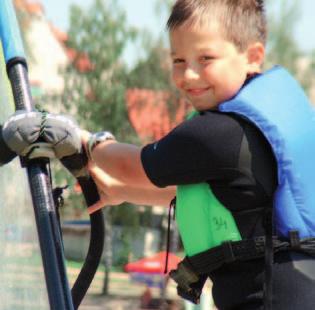 przygoda z deską i żaglem Obóz windsurfingowy 10-14 / 14-18 lat windsurfing: nauka oraz doskonalenie żeglowania na desce windsurfingowej - pakiet 15 godzin szkolenia z instruktorem.