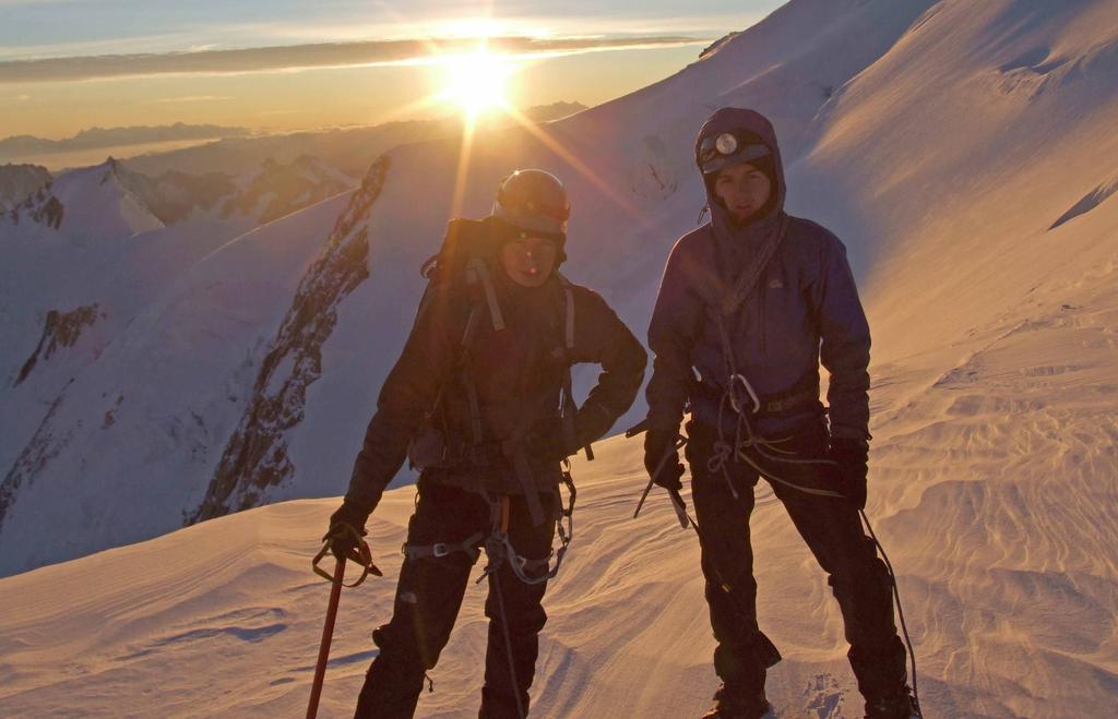 Członkowie Sekcji Turystyki Kwalifikowanej Terenowego Koła PTTK nr 76 w Tuchowie w drodze na Mont Blanc, 2010. fot.