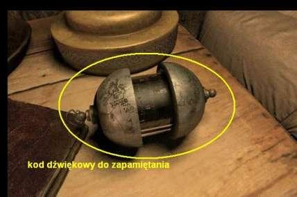Potem klikamy na dziwną kulkę obok - to zegarek i gdy się go otwiera, to wydaje dźwięki.