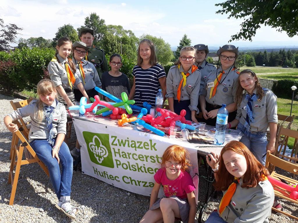 Str. 7 2018,2 Dzięki temu, że każdy weekend spędzaliśmy razem mogliśmy zacieśnić swoją harcerską więź jeszcze mocniej i lepiej się poznać!