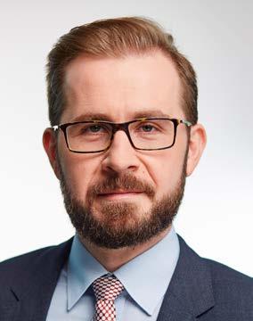 Specjalizuje się w polskim i unijnym prawie ochrony środowiska oraz zasobów naturalnych, doradzając przedsiębiorstwom w aspektach regulacyjnych, projektach inwestycyjnych oraz w aspektach