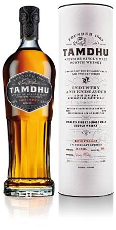 BATCH STRENGTH SINGLE MALT SYMBOL SC0001 KOLOR Kolor pomarańczowy z brązowym odcieniem. NOS Aromaty pieczonego chleba, masła orzechowego, cynamonu, wiśni koktajlowych, nuta pieprzu.