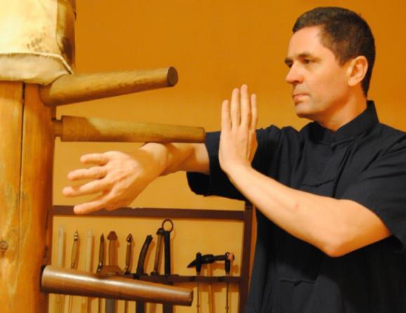 stylu Wing Chun określa się umownie jako Okres Czerwonej Dżonki.