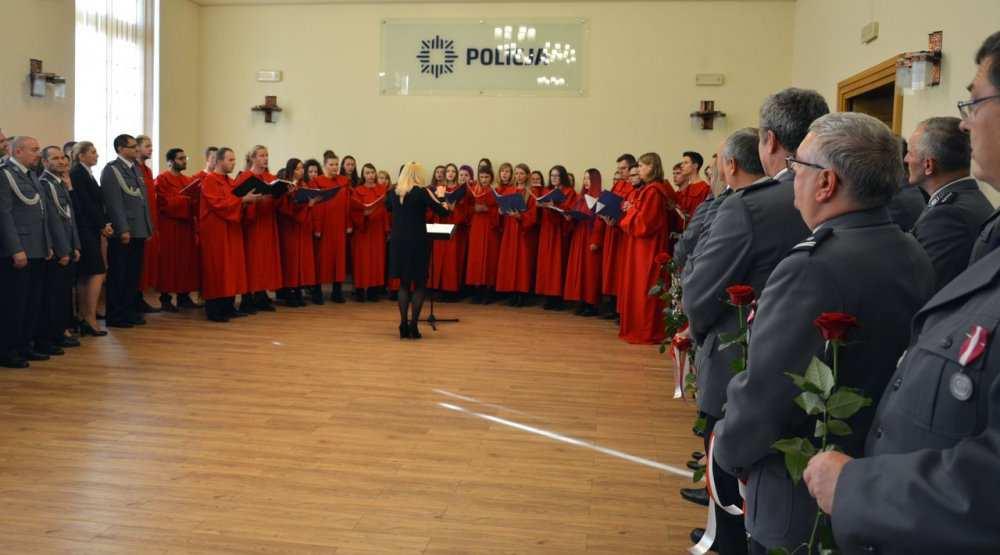 Placówki Straży Granicznej w Opolu kpt. SG Krzysztof Kucharski, przedstawiciel Prokuratury Okręgowej w Opolu Prokurator Jacek Mikłuszka oraz kadra garnizonu opolskiego.