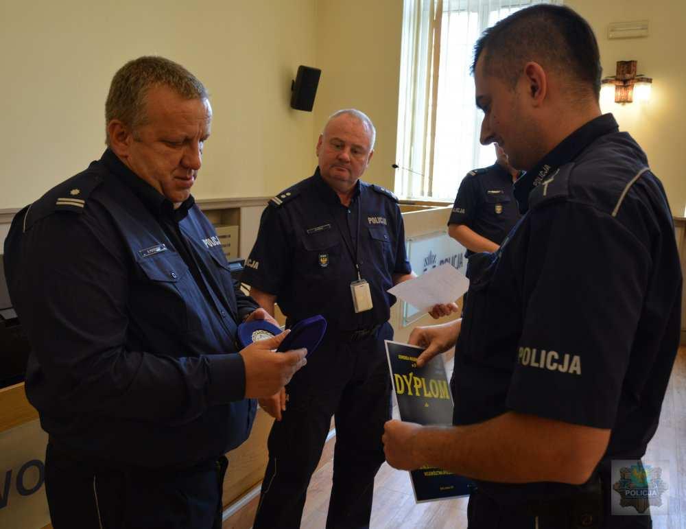 test wiedzy ogólnopolicyjnej. W turnieju wystartowali policjanci reprezentujący niemal wszystkie jednostki województwa opolskiego. Najlepszym dyżurnym Opolszczyzny 2018 roku okazał się asp.