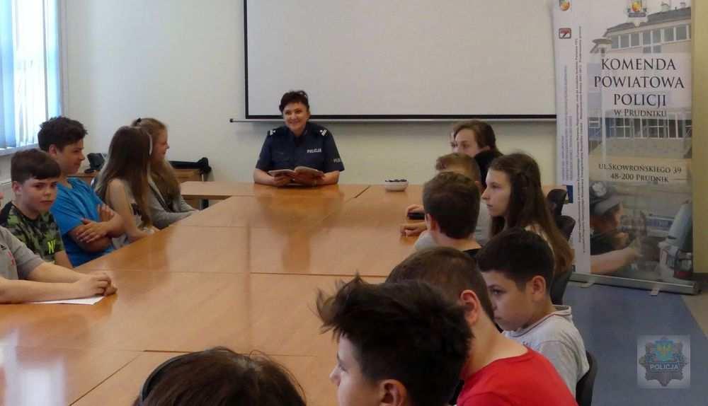 Szkolenie zakończyło się uroczystym otwarciem sezonu wodnego. Uroczystość ta odbyła się na terenie Nyskiego Ośrodka Rekreacji w obecności Zastępcy Komendanta Wojewódzkiego Policji mł. insp.