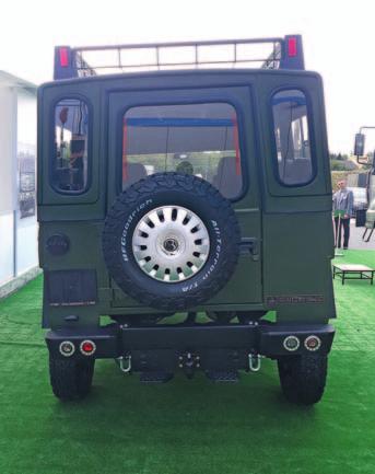 www.ciezarowkiautobusy.pl POJAZDY WOJSKOWE [ 55 ] ze światłami. Docelowo Autobox planuje jeszcze wprowadzenie foteli przednich o większych możliwościach regulacji.