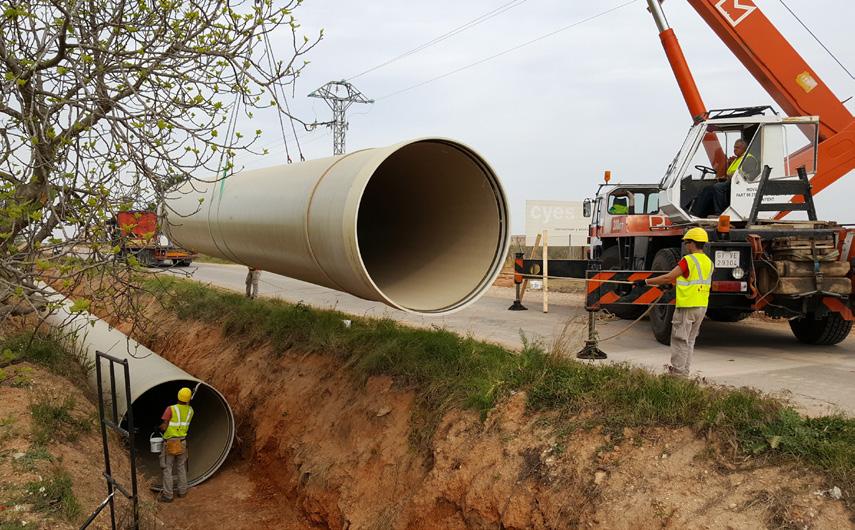 Zbiornik został zbudowany z rur Hobas CC-GRP DN 2555, SN 5000 i składa się z trzech komór na wodę oraz z komory zaworów.