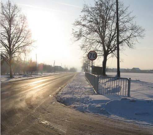 Budowa chodnika w Strzyżewicach i Bystrzycy Nowej W ramach zadania wykonano budowę chodnika, zjazdów i zatoki autobusowej w miejscowościach Strzyżewice oraz Bystrzyca Nowa