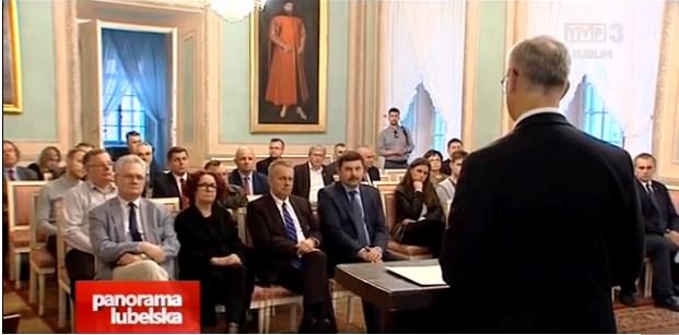 w gdańskiej siedzibie NSZZ Solidarność odbyło się spotkanie prezydium KK i pracowników S z pułkownikiem Ryszardem Kuklińskim. 27 kwietnia 1998 r.
