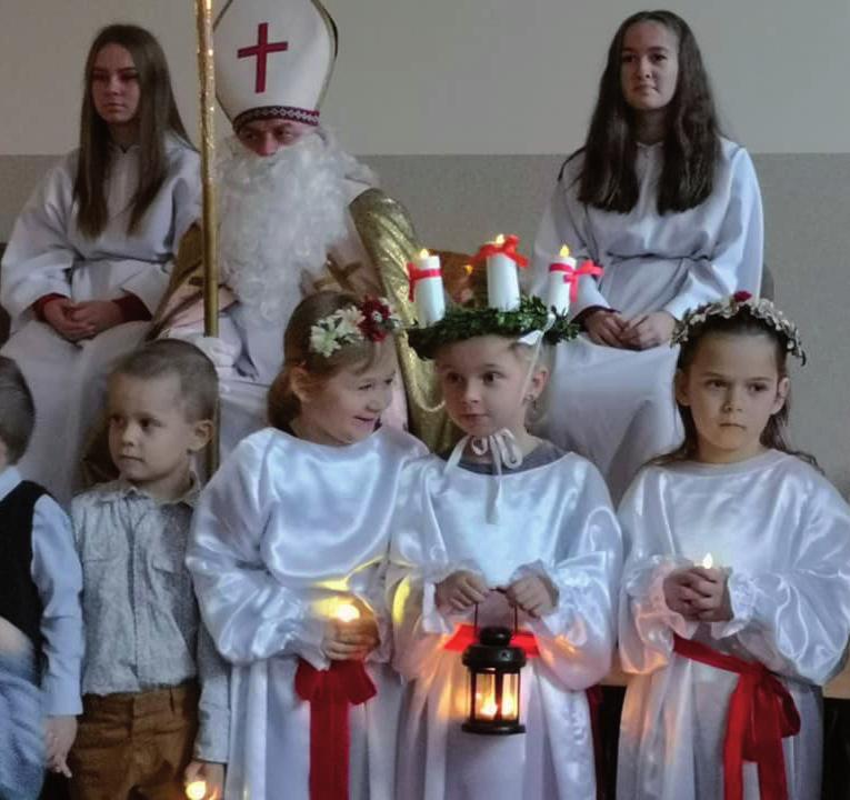 W ŚWIĄTECZNYM KLIMACIE Święty Mikołaj przywędrował do Żelaznej ŻELAZNA W niedzielę 2